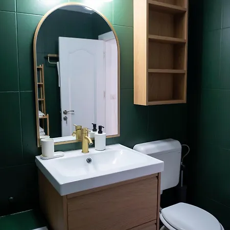 Elegant 2br In Chic Area *