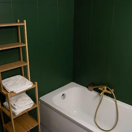 Elegant 2br In Chic Area