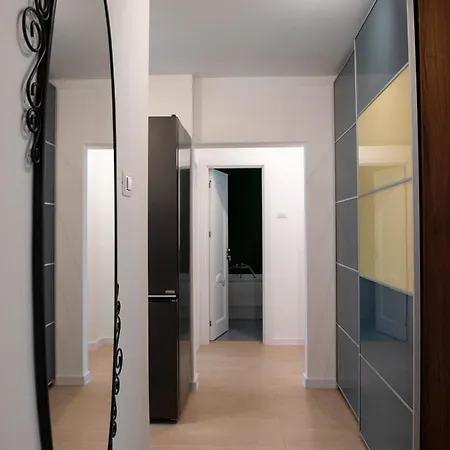 Elegant 2br In Chic Area