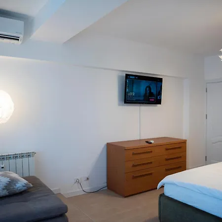 Διαμέρισμα Elegant 2br In Chic Area