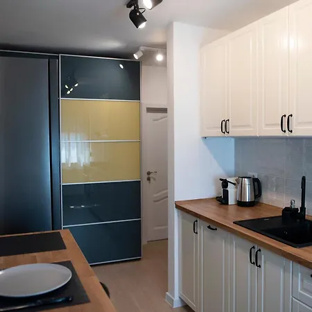 Elegant 2br In Chic Area *