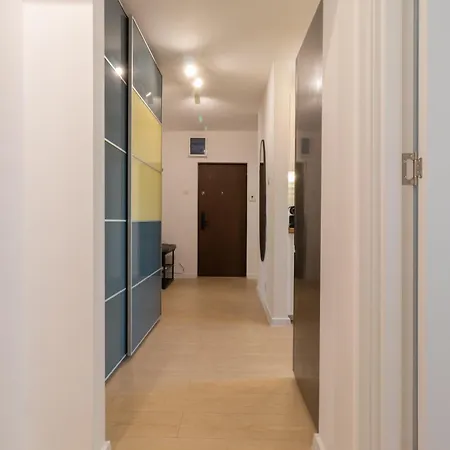 Elegant 2br In Chic Area Апартаменти Бухарест