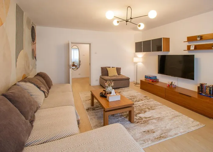 Elegant 2br In Chic Area