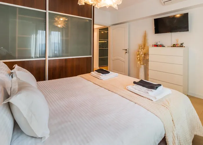 Daire Elegant 2br In Chic Area *