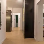 Elegant 2br In Chic Area Bukarest